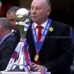 2005 Denis Smith with the LDV Trophy