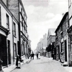 Cefn, Well Street