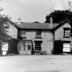 Kings Mills Guest House late 1980s. It was at that time a free house owned and run by Bryan and Robyn Robertshaw. In 1994 it was sold to Bank Brewery